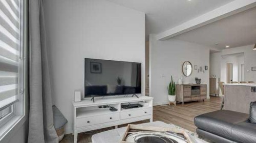 B-10 Evergreen Way, Red Deer, AB - Indoor Photo Showing Living Room