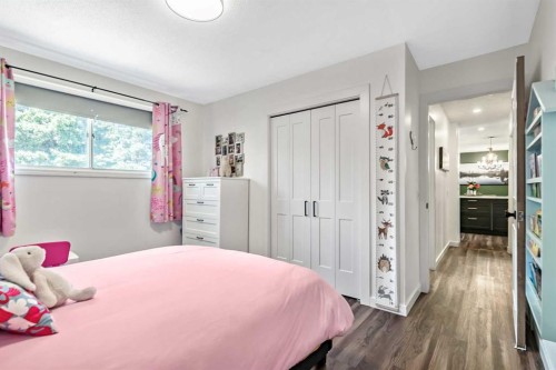11835 Elbow Drive Sw, Calgary, AB - Indoor Photo Showing Bedroom