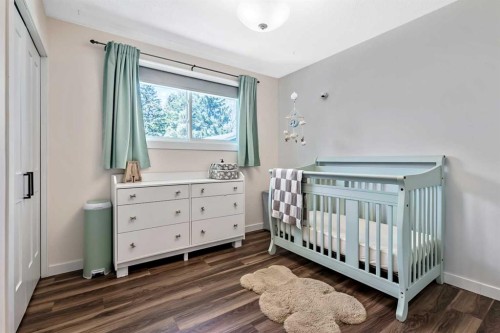 11835 Elbow Drive Sw, Calgary, AB - Indoor Photo Showing Bedroom