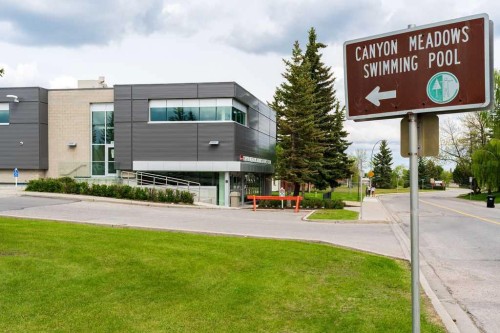 11835 Elbow Drive Sw, Calgary, AB - Outdoor