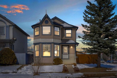 92 Taradale Drive Ne, Calgary, AB - Outdoor