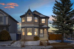 92 Taradale Drive NE Calgary, AB T3J 4W7