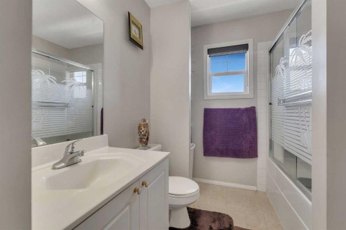 92 Taradale Drive Ne, Calgary, AB - Indoor Photo Showing Bathroom