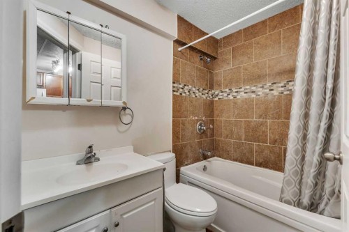 92 Taradale Drive Ne, Calgary, AB - Indoor Photo Showing Bathroom