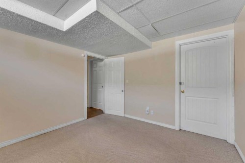 92 Taradale Drive Ne, Calgary, AB - Indoor Photo Showing Other Room