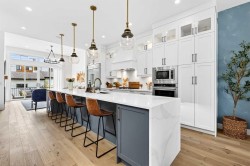 2129 27 Avenue SW Calgary, AB T2T 1H8