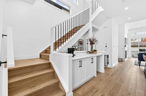 2129 27 Avenue Sw, Calgary, AB - Indoor Photo Showing Other Room