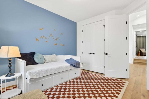 2129 27 Avenue Sw, Calgary, AB - Indoor Photo Showing Bedroom
