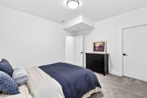 2129 27 Avenue Sw, Calgary, AB - Indoor Photo Showing Bedroom
