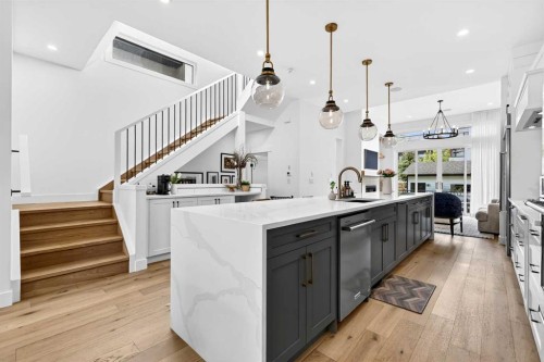 2129 27 Avenue Sw, Calgary, AB - Indoor Photo Showing Kitchen With Upgraded Kitchen