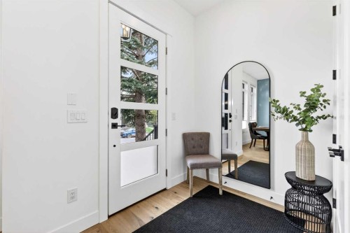 2129 27 Avenue Sw, Calgary, AB - Indoor Photo Showing Other Room