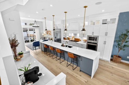 2129 27 Avenue Sw, Calgary, AB - Indoor Photo Showing Kitchen With Upgraded Kitchen