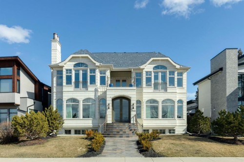 2908 Toronto Crescent Nw, Calgary, AB - Outdoor With Facade