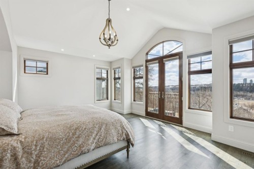 2908 Toronto Crescent Nw, Calgary, AB - Indoor Photo Showing Bedroom