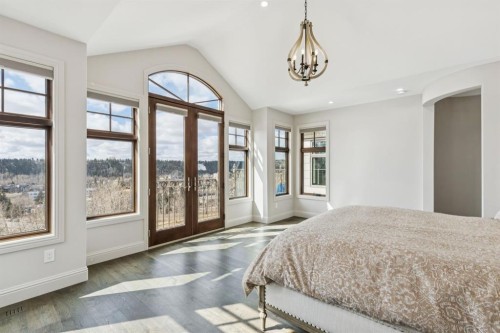 2908 Toronto Crescent Nw, Calgary, AB - Indoor Photo Showing Bedroom