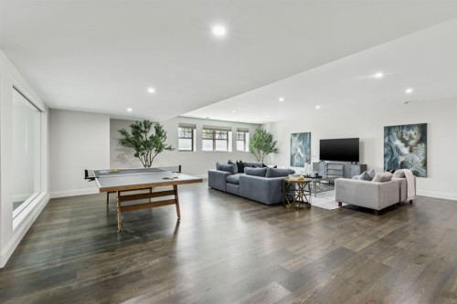 2908 Toronto Crescent Nw, Calgary, AB - Indoor