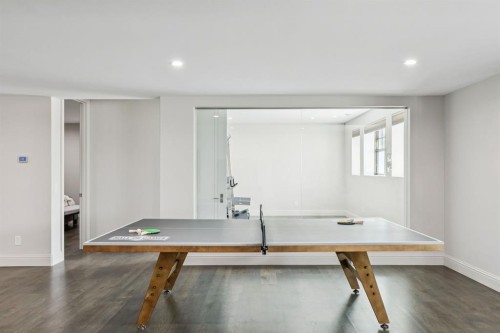 2908 Toronto Crescent Nw, Calgary, AB - Indoor Photo Showing Other Room