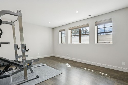 2908 Toronto Crescent Nw, Calgary, AB - Indoor Photo Showing Gym Room