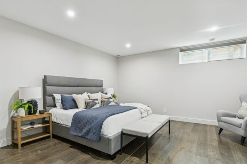 2908 Toronto Crescent Nw, Calgary, AB - Indoor Photo Showing Bedroom