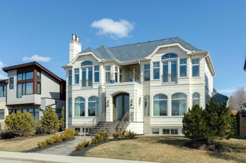 2908 Toronto Crescent Nw, Calgary, AB - Outdoor With Facade