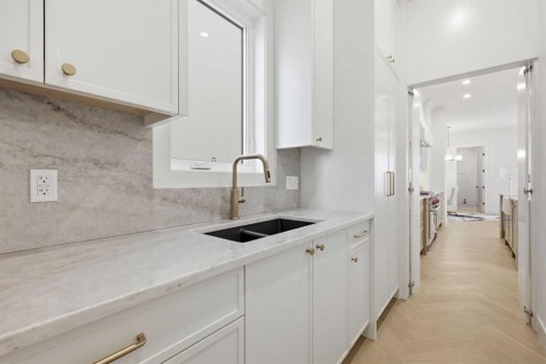 2133 29 Avenue Sw, Calgary, AB - Indoor Photo Showing Kitchen With Double Sink With Upgraded Kitchen