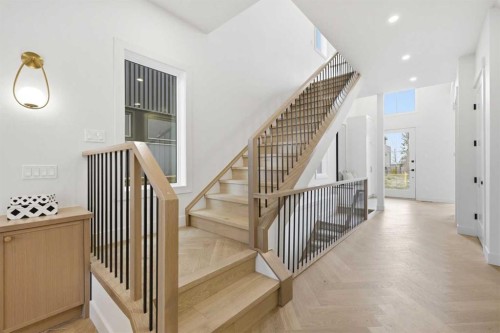 2133 29 Avenue Sw, Calgary, AB - Indoor Photo Showing Other Room