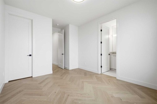 2133 29 Avenue Sw, Calgary, AB - Indoor Photo Showing Other Room