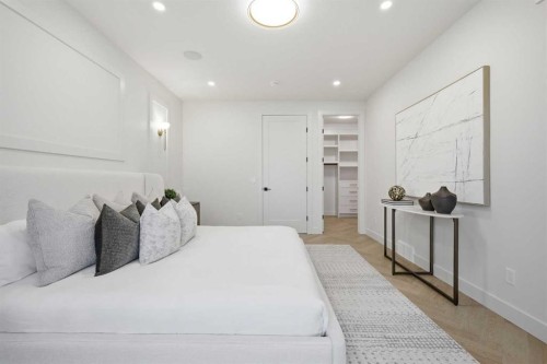2133 29 Avenue Sw, Calgary, AB - Indoor Photo Showing Bedroom
