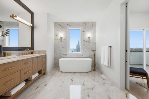 2133 29 Avenue Sw, Calgary, AB - Indoor Photo Showing Bathroom