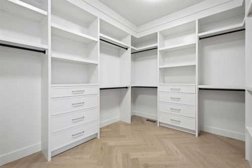 2133 29 Avenue Sw, Calgary, AB - Indoor With Storage