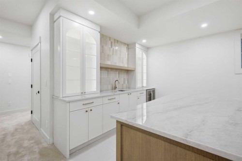 2133 29 Avenue Sw, Calgary, AB - Indoor