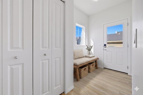231 Sundown Road, Cochrane, AB - Indoor Photo Showing Other Room