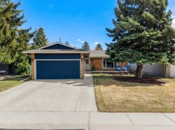 124 Lake Adams Green SE Calgary, AB T2J 3N4