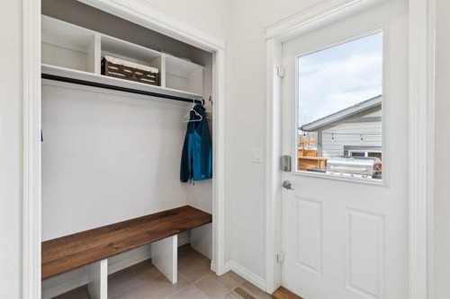 8 Walgrove Green Se, Calgary, AB - Indoor Photo Showing Other Room