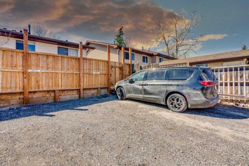 1144 Berkley Drive Nw, Calgary, AB 