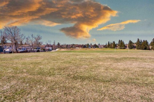 1144 Berkley Drive Nw, Calgary, AB 