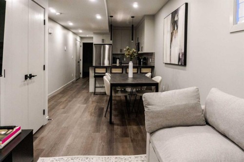 229 27 Avenue Nw, Calgary, AB - Indoor