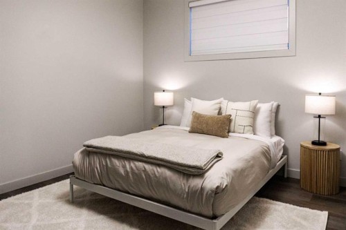 229 27 Avenue Nw, Calgary, AB - Indoor Photo Showing Bedroom