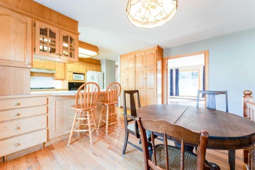 5306 57 Avenue, Olds, AB - Indoor Photo Showing Dining Room