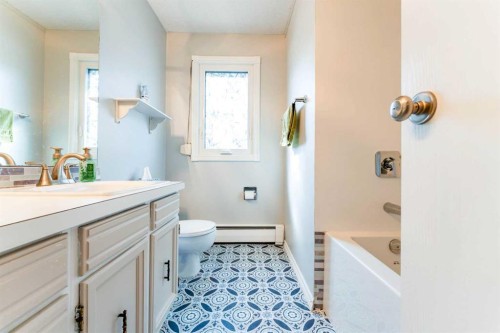 5306 57 Avenue, Olds, AB - Indoor Photo Showing Bathroom