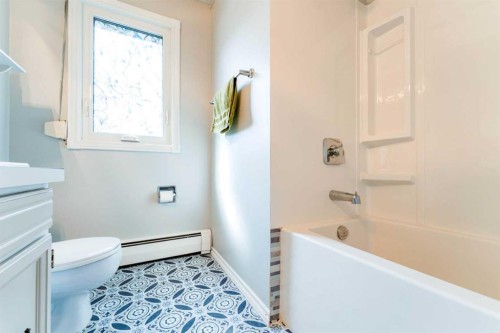 5306 57 Avenue, Olds, AB - Indoor Photo Showing Bathroom