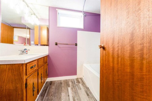 5306 57 Avenue, Olds, AB - Indoor Photo Showing Bathroom