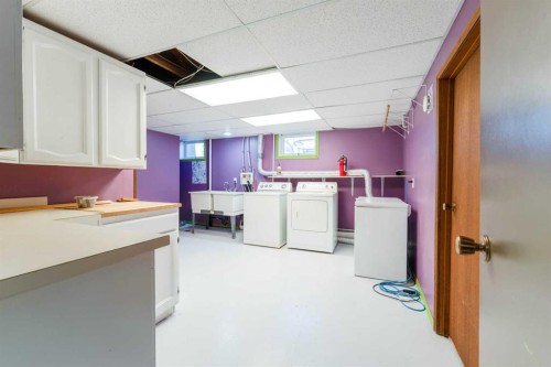 5306 57 Avenue, Olds, AB - Indoor Photo Showing Laundry Room