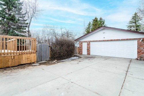 5306 57 Avenue, Olds, AB - Outdoor