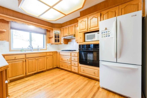 5306 57 Avenue, Olds, AB - Indoor Photo Showing Kitchen