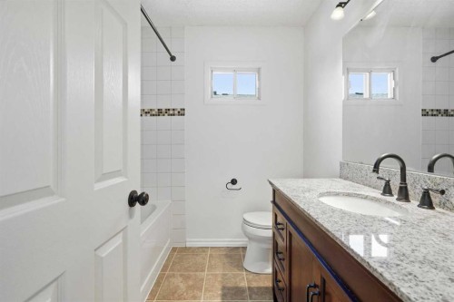 55 Templegreen Drive Ne, Calgary, AB - Indoor Photo Showing Bathroom