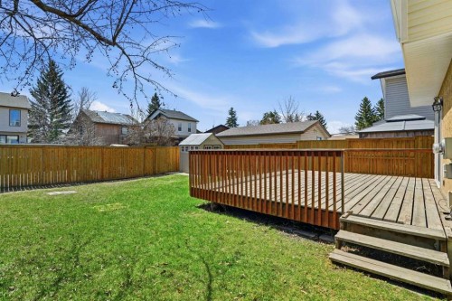 55 Templegreen Drive Ne, Calgary, AB - Outdoor With Deck Patio Veranda