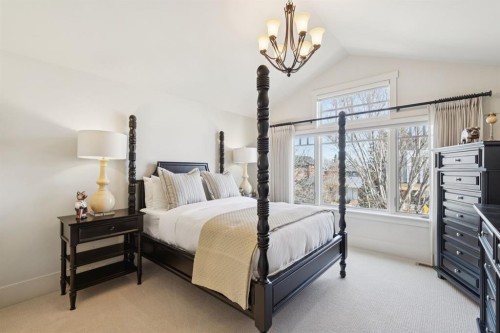 4315 17 Street Sw, Calgary, AB - Indoor Photo Showing Bedroom