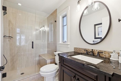 4315 17 Street Sw, Calgary, AB - Indoor Photo Showing Bathroom
