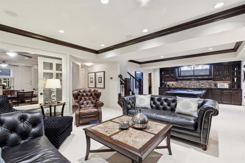 4315 17 Street Sw, Calgary, AB - Indoor Photo Showing Living Room